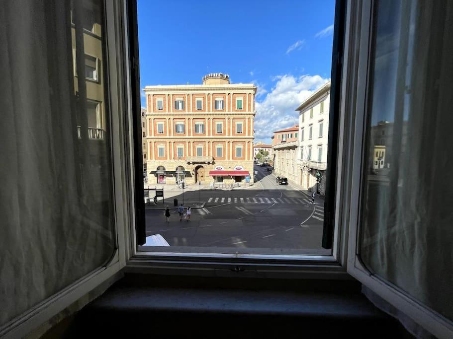 Loft Storico In Pieno Centro! Apartment Livorno Ngoại thất bức ảnh